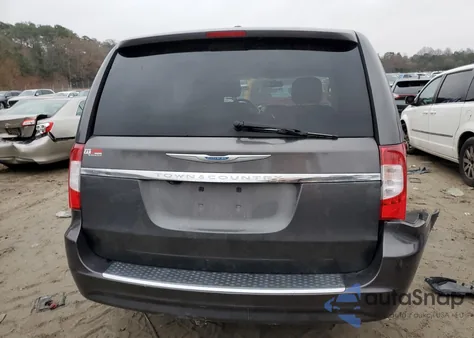 2015 Chrysler Town & Country Touring z USA, uszkodzony, nr VIN 2C4RC1BG9FR741793